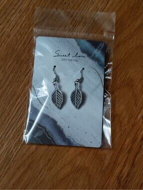 Sweet Love Feather Earrings